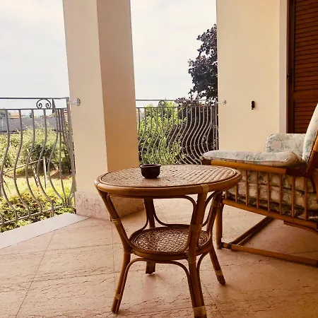 לינה וארוחת בוקר Casa Di Rosa